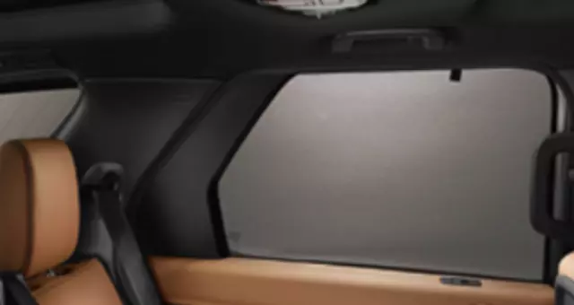 2017-2020 Land Rover Discovery - Sunshade ? Side Windows Second Row