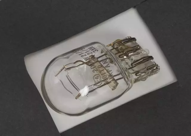 上品コーデはコレで安心！ 2005-2024 Subaru Parts Subaru Shop | 84920KE010 Bulb 絵画
