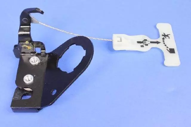 STORAGE BIN LID - LATCH 68204484AA