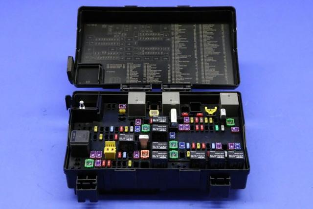 2015-2016 Ram Fuse & Relay Box 68243262AD | Factory Mopar ... a body mopar fuse box 