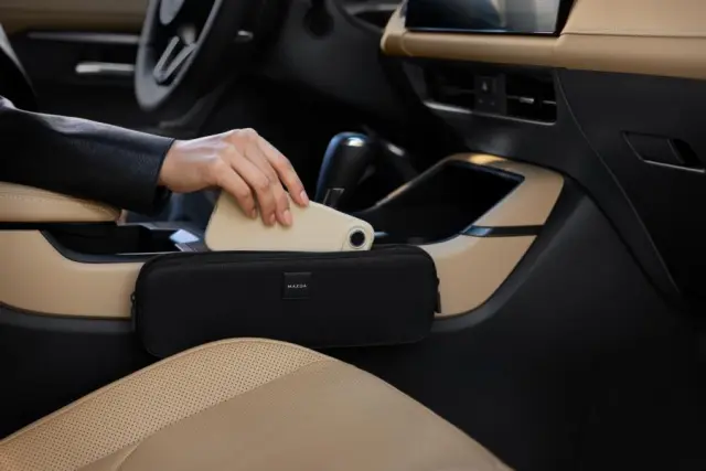 Wanwanページ C9N1-V0-730 - Front Seat Organizer - 2026 Mazda CX-5 | Mazda Swag