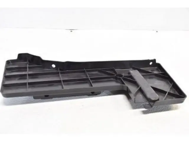 GM OEM Lower Front Splash Shield – Left Side, 2007-2013 Silverado 1500, 25829131