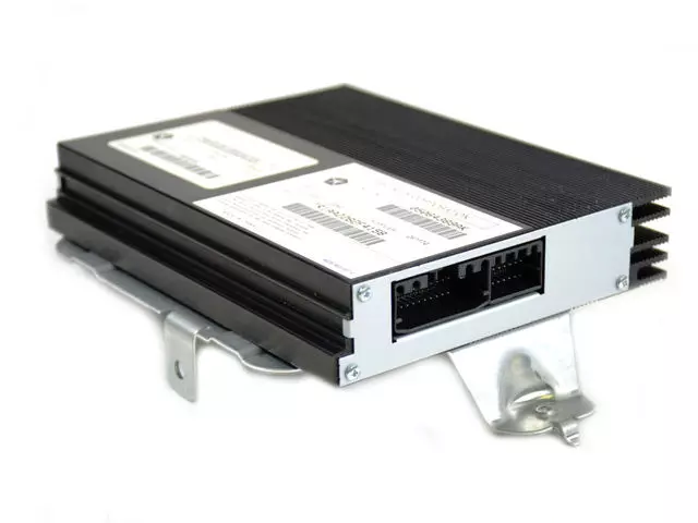 2013-2014 Jeep Wrangler Amplifier 05091272AD | Mopar Parts Canada