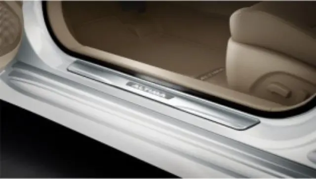 アクセサリー moca1c 2019-2026 Nissan Altima Illuminated Kick Plates T99G6-6CA00 | OEM