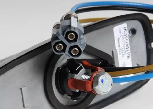 OnStar, Digital Radio, Mobile Telephone, and GPS Navigation Roof Mounted Antenna