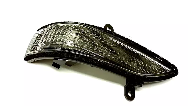 OEM NEW 2011-14 Subaru Impreza Passenger Sd Signal Lens Lamp Assembly 84401AG060