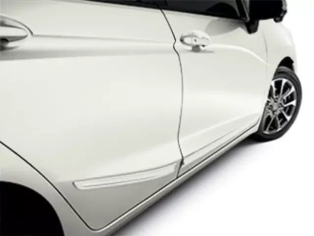 Body Side Molding - White Orchid Pearl