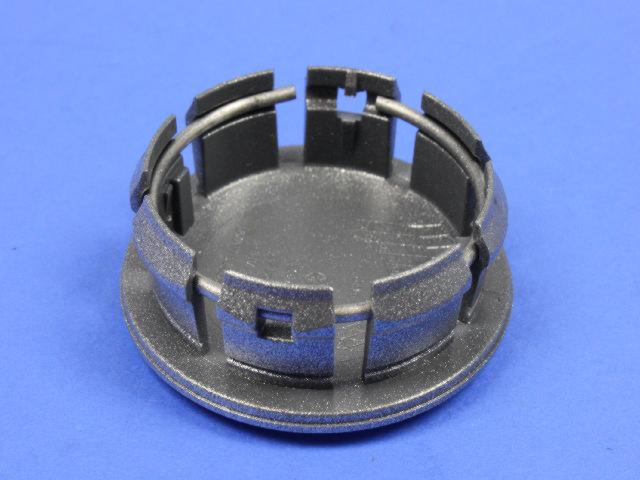 thumbnail image 2 of Jeep Center Hub Cap For 16" 5-Spoke Steel Wheel – OEM 1AH90TRMAC / 1AH90TRMAD (Used, Silver) 2 of 2