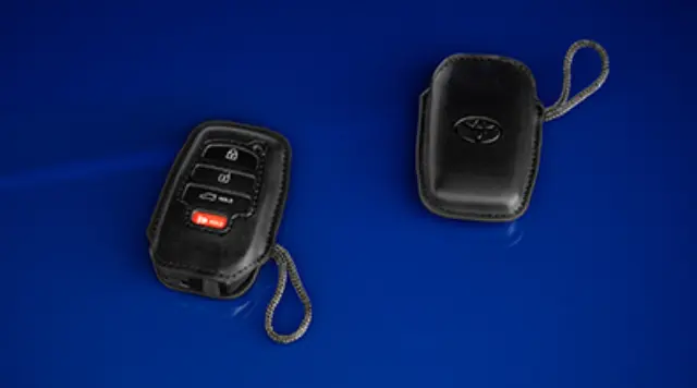 PT420-48241-02 - Key Gloves - Black With Black Loop 2024-2025