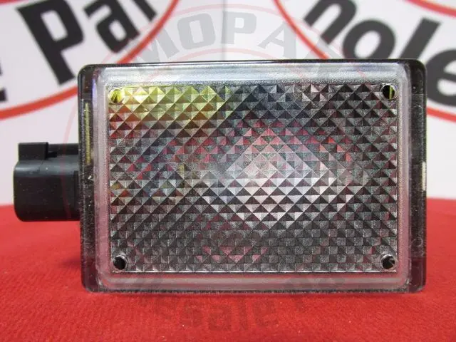 照明 Ram Under-Hood Lamp - 56021441AC | MoparOnlineParts | Mopar Online