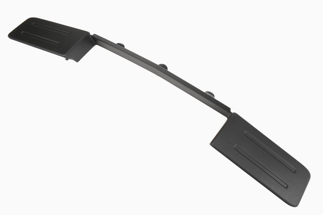 thumbnail image 2 of Evan-Fischer Front Bumper Filler Retainer For GMC Sierra 2500 HD 3500 2015-2019 – Driver Left Side, 23481684 2 of 5