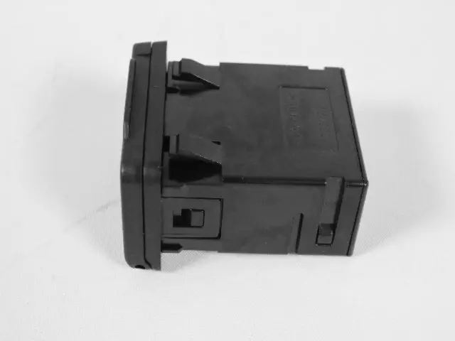 Inverter Power Outlet - Mopar (56046933AA)