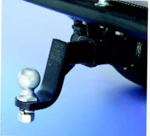 20032024 GM Trailer Hitch, Weight Distribution Platform 84228910 GM