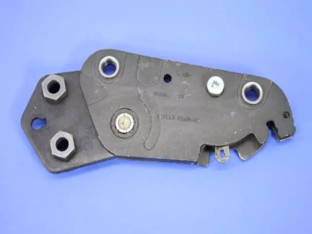 SEAT - LATCH 68002967AA