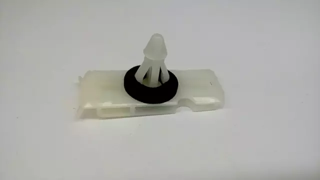 Body Side Molding Retainer Clip