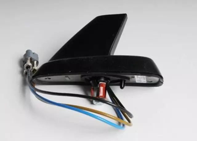 OnStar, Digital Radio, Mobile Telephone, and GPS Navigation Roof Mounted Antenna