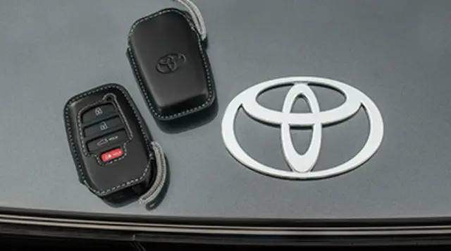 2023-2026 Toyota Key Gloves - Black - 4 Buttons PT420-30230-50