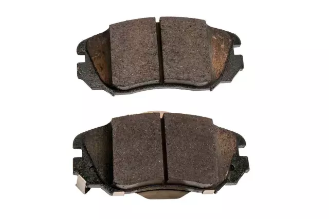 Front Disc Brake Pad Set with Clips
