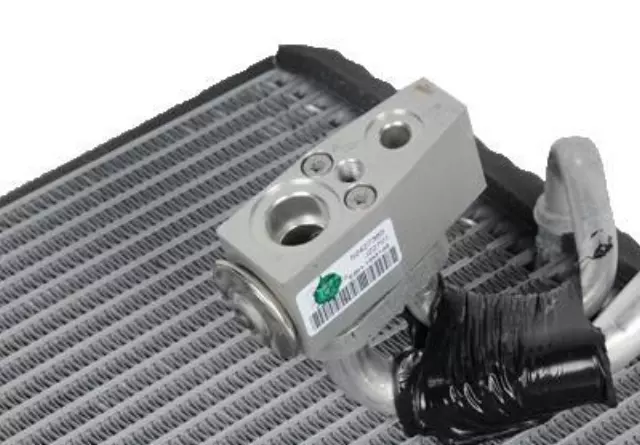 Air Conditioning Evaporator Core Kit with Evaporator Seals and Retainers