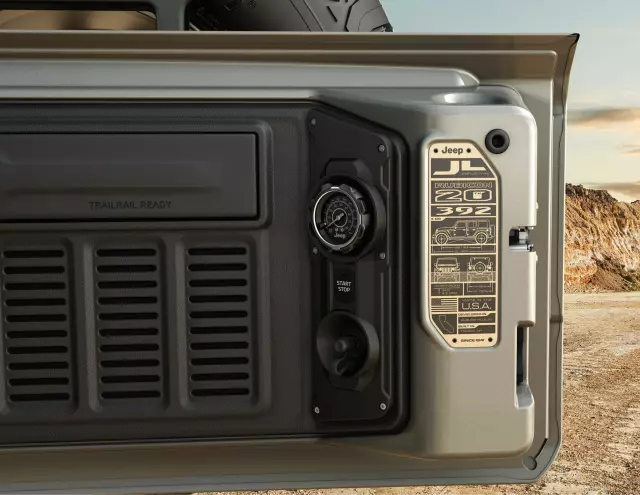 Jeep Wrangler On-Board Air Compressor