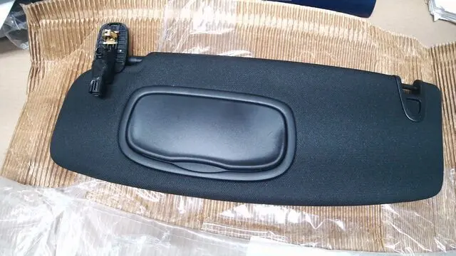 shadow98.1623ページ 2018-2027 Chrysler Visor, Left 7BC57DX9AB | My Mopar Parts