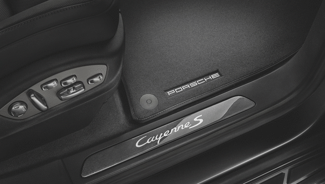 2016-2017 Porsche Cayenne - Door Entry Guards In Carbon