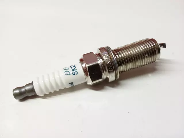 90919-01191 - Genuine Toyota Iridium OEM Spark Plug Denso SK20HR11