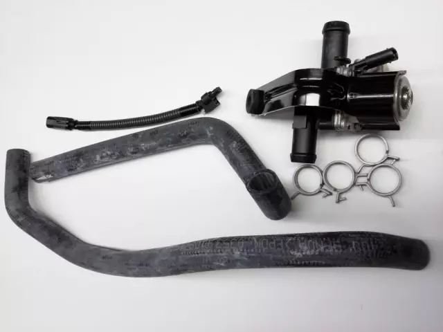 2004-2005 Nissan TITAN HVAC Heater Hose 92400-9FN1A | Parts for