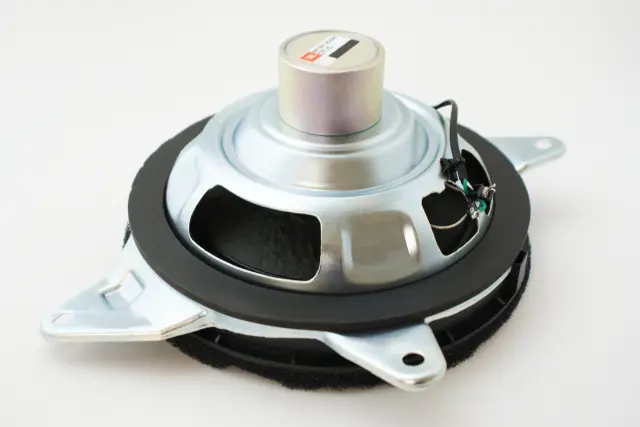 TOYOTACQ-GT2500A カーオーディオ ヘッドユニット 86160-AC250 - Pkg Tray Speaker - 2005-2010 Toyota Avalon | Toyota