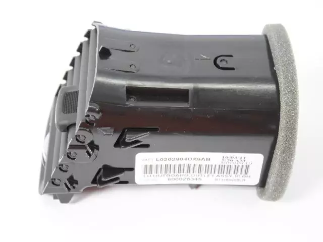 Air Conditioning & Heater Outlet, Right