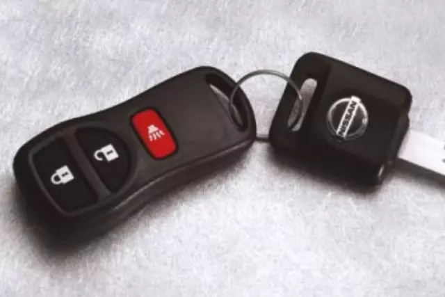 Remote Control Key Fob (Vehicles W/O I-Key)