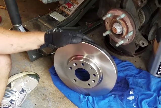 2015 Ford Transit 350 Rear Brake Rotor Removal How To Replace Ford Brake Rotors | Blue Springs Ford Parts