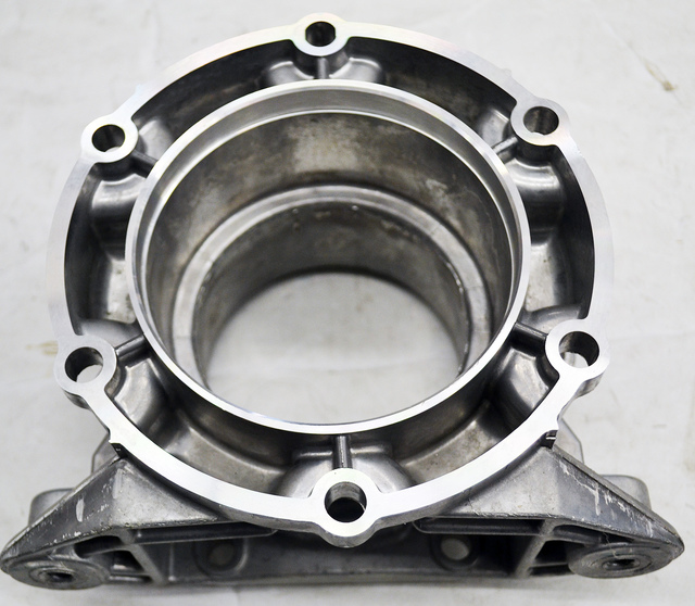 ACDelco GM Transfer Case Adapter Part #15724744 - Fits Chevy Silverado, Tahoe, GMC Sierra, Yukon