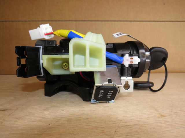 thumbnail interactive-video image 1 of Ignition Switch & Door Lock Cylinder Set With Keys For Kia Optima (2011-2015) & Rio (2013-2017) 1 of 12