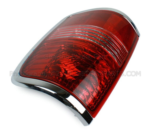 20072008 Lincoln Mark LT Tail Lamp Assembly 7L3Z13404AA