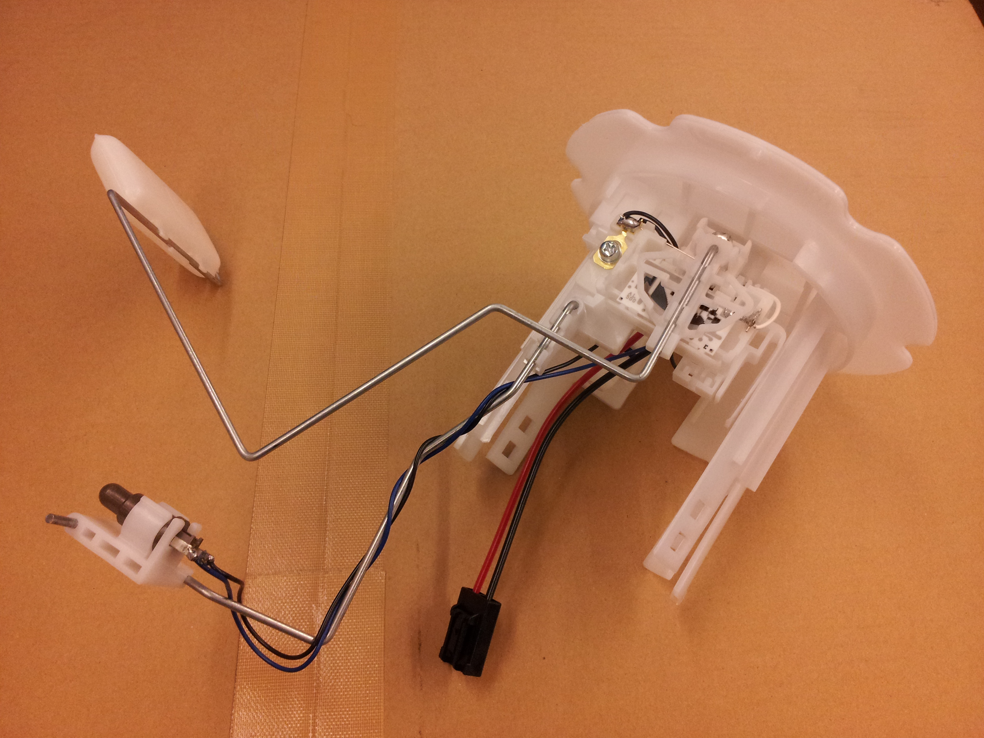 20032006 Infiniti G35 Sender Unit Fuel Gauge 25060AM60A Infiniti