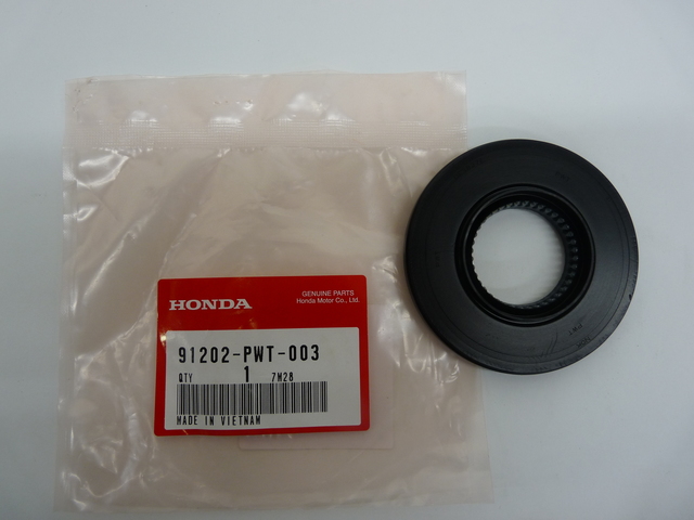 Genuine Honda 1997-2015 Honda - Oil Seal (35X78X8.5) (Nok) 91202