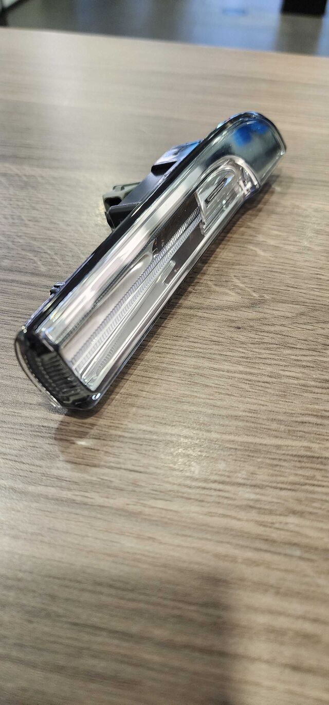 yページ lip service2点 2014-2016 Porsche Panamera Side Marker Lamp 970-631-034-02 | Parts