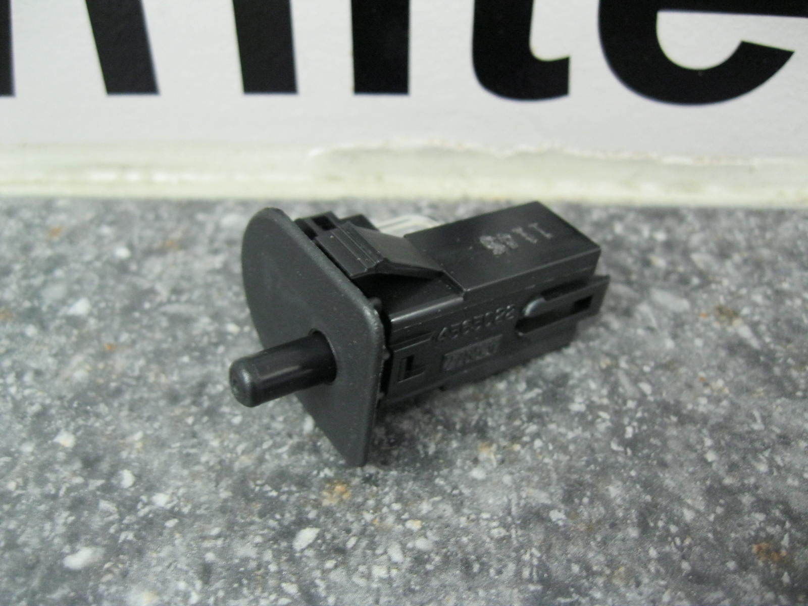 20012024 Mopar Glove Box Switch And Lamp 4565022 Steve White Parts