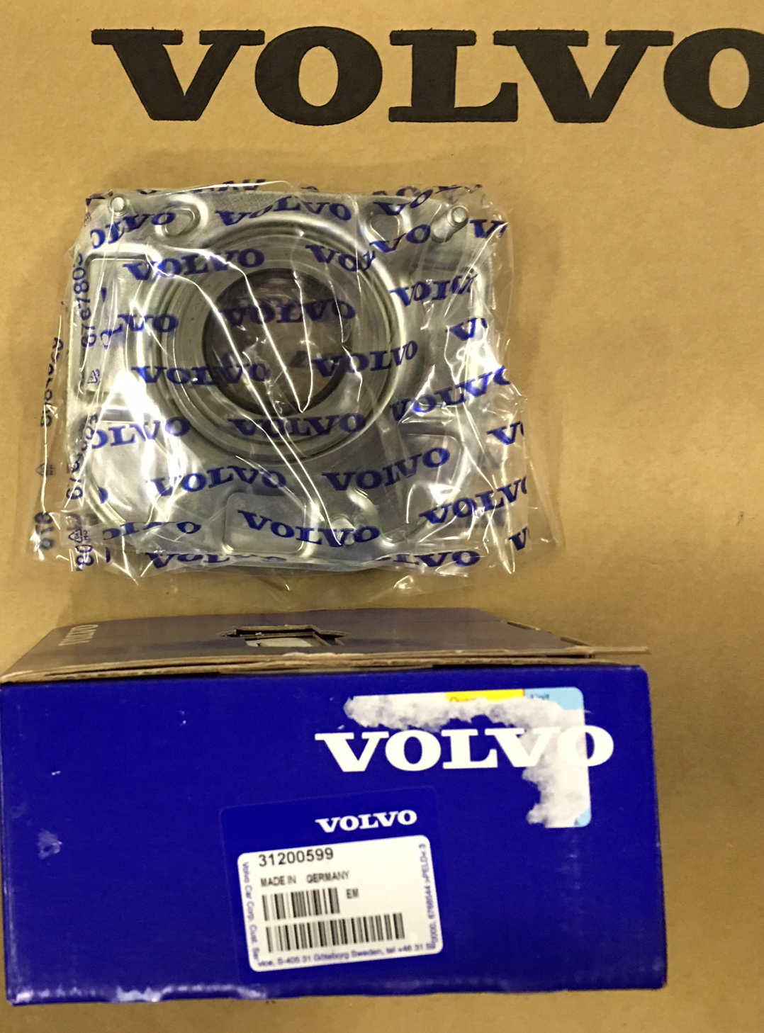 31200599 - Suspension Strut Mount - 1993-2006 Volvo | Volvo OEM Parts ...