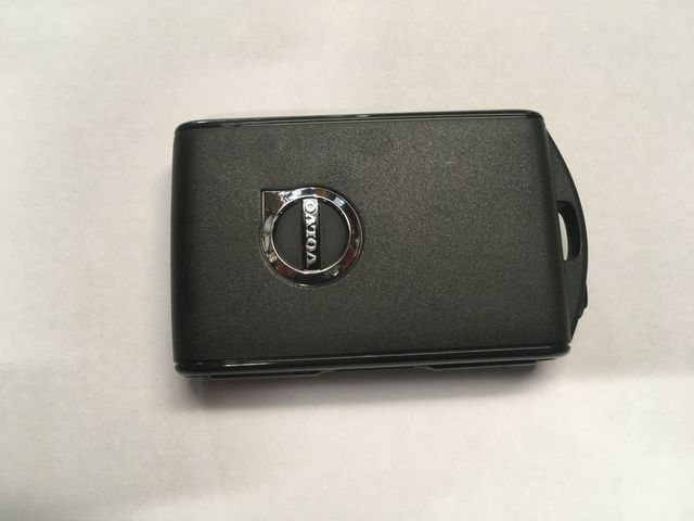 32425215 - Keyless Entry Transmitter | Volvo OEM Parts Direct