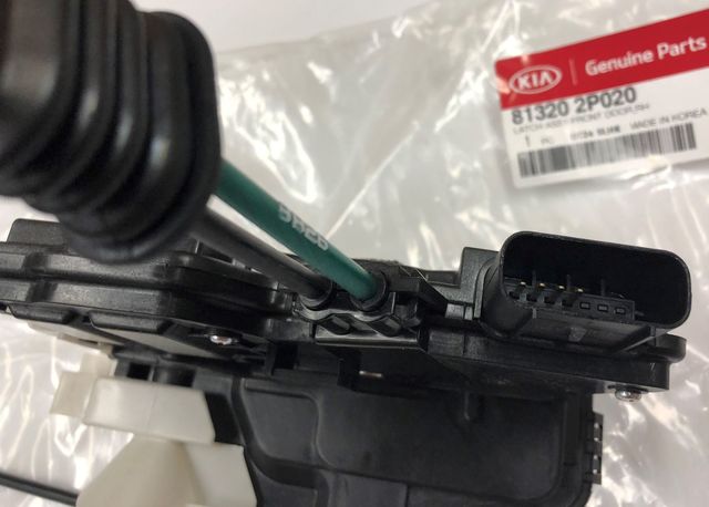 Genuine Hyundai Mobis Front Right Door Lock Actuator For Kia Sorento 2010-2015 (81320-2P010)