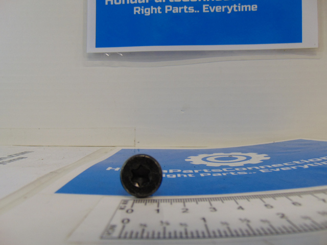 90106-SJC-000 - 2006-2025 Honda Ridgeline - Bolt Flange Torx (8X30