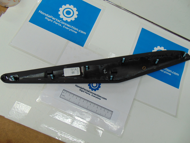 83420-TVA-A21ZA - Garnish Assembly R Console Side*NH906L* (Leather