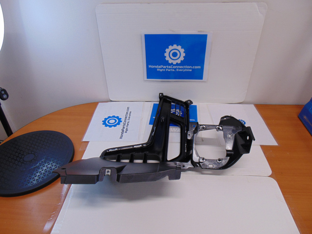 71107-T6Z-A00 - 2021-2025 Honda Ridgeline - Filler Panel | Genuine