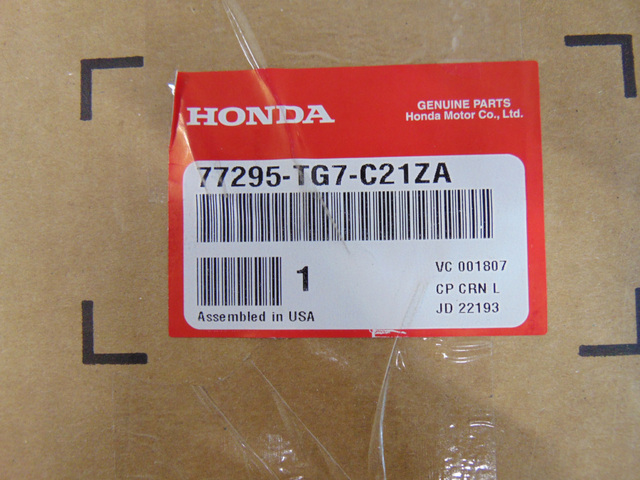77295-TG7-C21ZA - Panel Assembly Console *NH900L* (Deep Black