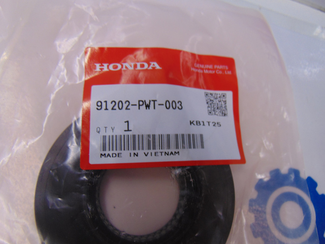 91202-PWT-003 - 1997-2015 Honda - Oil Seal (35X78X8.5) (Nok