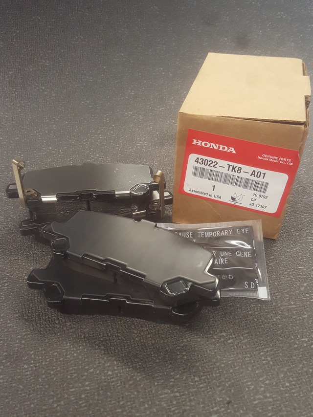 20152017 Honda ODYSSEY 5DOOR Genuine Honda Rear Brake Pad set 43022