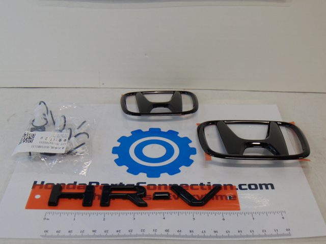 08F20-3V0-100 - 2023-2025 Honda HR-V - Gloss Black Emblem Kit