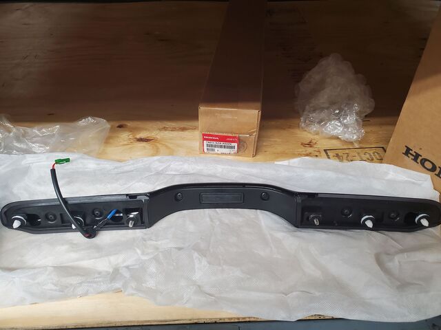 2010-2015 Honda Pilot Crystal Black Pearl Tailgate Handle Assembly